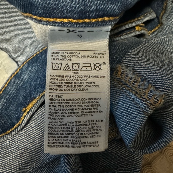 Old Navy Size 16 Folded Hem Jean Short - Picture 5 of 5